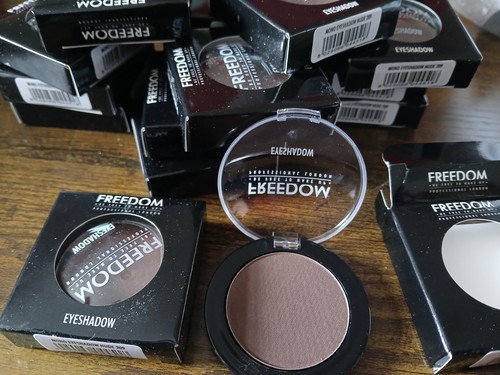 Eyeshadow singles joblot - 22,