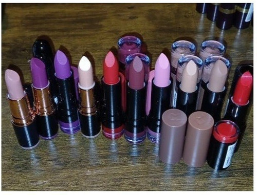 Revolution lipsticks - 19, x